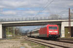 101 036-2 mit dem EC7 (Hamburg-Altona-Basel Bad) in Riegel (03.04.23)  