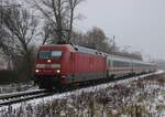 101 089+101 116(hinten) mit IC 2924(Dresden-Warnemünde)bei der Durchfahrt am 09.12.2023 in Rostock-Evershagen