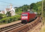 DB 101 092-5 (Bw Hamburg) mit IC 505 „Schauinsland“ – von Hamburg-Altona nach Basel SBB – bei Istein in Baden-Württemberg am 24. Juli 1999.