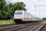 03.06.2026, 17:02 Uhr: 101 013-1  InterCity  mit IC2012 in Fahrtrichtung K�ln auf H�he Br�hl (Rheinl.), Falkenluster Allee