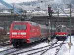 101 121-2 schob am 27.12.07 einen IC nach Frankfurt/Main Hbf. Hier bei der Ausfahrt aus Ulm Hbf.