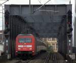 101 011 mit einem InterCity zwischen Mannheim und Ludwigshafen-Mitte am 18.03.08.