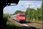 101 072 durchfhrt am Nachmittag des 27.06.08 mit IC 2064 von Nrnberg Hbf nach Karlsruhe Hbf die Hst Wasseralfingen am Km 74,4 der Remsbahn (KBS 786) und erreicht in Krze den Aalener Bahnhof.