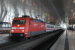 101 135-2 mit einem Inter City in Frankfurt Flughafen am 16.07.2008