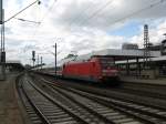 101 080-0 mit IC2115 von Stralsund Hbf nach Stuttgart Hbf mit +25.Am 01.08.08 beim Halt in Mannheim Hbf.