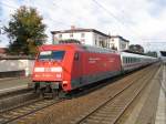 101 059-4 fhrt heute als EC 175 von Hamburg nach Budapest. Hier beim Halt im Bahnhof Ludwigslust. 02.10.2008