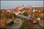 Wer dieses Wettrennen wohl gewinnt? 101 038-8 mit ihrem IC von Nrnberg nach Karlsruhe am 11.10.2008 kurz nachdem der Zug den Bahnhof Ellwangen verlassen hat.