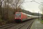 Br 101 legt sich mit dem IC 2186 Konstanz - Stralsund in Hegne in die Kurve und erreicht in Krze den ersten Halt Radolfzell. 07.12.08