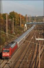 101 075 schiebt den IC 2048, Leipzig Hbf - Kln Hbf, am Rangierbahnhof Hagen-Vorhalle vorbei.