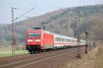 101 012 mit IC 2374 am 08.04.2009 durch Einbeck-Salzderhelden.
