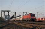 101 109 (9180 6101 109-7 D-DB) hat am Abend des 10.04.2009 den IC 2379, Stralsund - Hannover Hbf, am Haken und wird in wenigen Minuten Hamburg-Harburg erreichen.