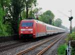 101 065-1 vor einem IC kommend aus Hamm mit nchsten Halt in Bielefeld. Hier bei dder Durchfahrt durch Avenwedde-Isselhorst am 30.04.2009 