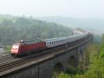 101 109-7 mit IC 2156 (Erfurt Hbf - Dsseldorf Hbf). Beke-Viadukt, Altenbeken, 02.05.2009.