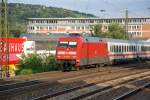 Hier ist die BR 101 001-6 mit neuer Lackierung unterwegs in Richtung Stuttgart. In der Abendsonne des 25.06.2009 fotografiert.