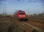 101 136-0 bei der einfacht in denn bahnhof Berlin Schnefeld Flughafen am 4.4.05