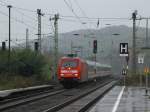 101 060-2 durchfhrt am 10.10.2009 mit dem IC 2257 den Bahnhof Groheringen.