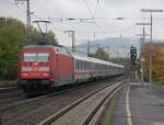 101 078-4 mit IC 2376 Frankfurt (Main) Hbf - Stralsund am 18.10.2009, bei der Ausfahrt aus Kreiensen