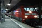 101 006 mit CNL 472 von Basel SBB nach Kopenhagen.Am 02.01.10 beim Halt in Mannheim Hbf.