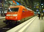 IC 2350 nach Wrzburg kurz vor der Abfahrt in Berlin Hbf , am 24.01.2010 geschoben von einer 101 056-0.