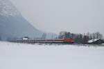 101 117 (?) mit CNL 13375 „Skiexpressen“ nach Bludenz am 13.02.2010 bei Niederaudorf.