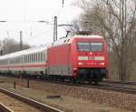 DB 101 100-6 mit dem IC 2359 von Kln Hbf nach Stralsund, in Naumburg (S); 05.04.2010