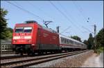 101 059 (9180 6101 059-4 D-DB) hat einen InterCity am Haken und wird in wenigen Augenblicken den Bahnhof von Haltern am See passieren. (15.06.2010)