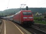 101-092 schiebt am 7.6.10 den EC 319 nach Graz durch Geislingen (Steige).