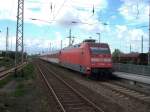 101 094 hatte am 19.August 2010 bereits den Stromabnehmer angelegt,obwohl Sie den EC 379 erst ab Stralsund bernahm.Hier verlie Sie noch als Schlulok den Bahnhof Bergen/Rgen.Zuglok bis Stralsund