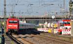 101 107-1 IC Durchfahrt Bf Hrth-Kallscheuren. Rechts wartet 186 325-7 mit gemischtem Gterzug auf Freigabe - 04.10.2010