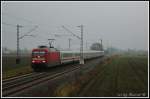 So heute einmal ein paar Mistwetterbilder von mir. 08:21 101 087 mit IC 2024 von Passau Hbf nach Hamburg am ev. Feiertag 17.11.10 in Aukofen, nhe Regensburg. 