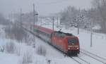 101 125-3 sieht man hier mit dem EC 173  Vindobona  von Hamburg Altona nach Villach. Er passiert in krze den Bahnhof Baruth(Mark). 29.12.2010