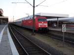 Br 101 005 mit IC 118 in Mannheim am 10.12.2005