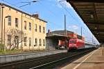 101 091-7 mit EC Wawel im Bahnhof Guben, der Stammstrecke fr Schnellverbindungen zwischen Breslau und Berlin, 24.04.11