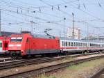 101 053-7 verlsst mit IC2206 den Mnchener-Hbf;110513