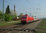 Kurz darauf kam ein weiterer umgeleiteter IC mit 101 009-9 als Zuglok aus Richtung Gttingen auf Kasse. Aufgenommen am 21.04.2011 in Eichenberg.