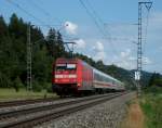 101 034  ex InForm  ist am 12.Juni 2011 mit einer Ersatzgarnitur fr ICE 915 bei Stockheim(Oberfr) unterwegs.