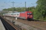 Baureihe 101 durchfhrt am Abend des 02.09.2011 den Bahnhof Langen Flugsicherung.