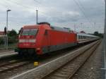 Whrend 115 114 den IC 2353 Erfurt-Binz,am 09.Juli bis Binz zog und 101 079 als Schlulok mitfuhr,brachte 101 den Leerpark mit der 115 114,nach Ankunft in Binz,zurck nach Stralsund.Hier hatte die Lok
