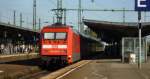 Geschoben von 101 023-0 ist IC 2521 von Kassel-Wilhelmshöhe nach Dresden Hbf unterwegs und hält hier gerade in Weimar.