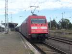 101 011 mit IC 2039 Oldenburg-Leipzig musste am 09.10.2011 die Lok ans andere Ende umrangieren da es wohl Probleme mit dem Steuerwagen gab.