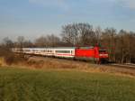 Die 101 123 mit einem EC am 28.12.2011 unterwegs bei Hilperting.