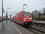 Br 101 105-5 mit IC 2334 richtung Kln am 16.02.2012 in Leer.