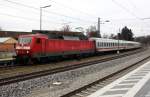 DB 120 105-2 vor IC 2083 Mnchen - Berchtesgaden, KBS 951 Mnchen - Salzburg, fotografiert im Bahnhof Bad Endorf am 11.12.2011