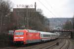 Die 101 135 fuhr am 11.3.12 mit einem InterCity durch Wuppertal-Sonnborn.