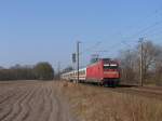 101 031-3 mit IC 130 Nordeich Mole-Koblenz Hauptbahnhof bei Devermhlen (B 296.6) am 23-3-2012.