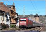 101 019 mit dem aus BB-Wagen gebildeten IC 119 (Mnster-Innsbruck) bei der Durchfahrt in Oberwesel an der linken Rheinstrecke.