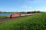 101 039 mit einem OIC von Salzburg nach Wien West am 25.04.2009 unterwegs bei Seekirchen am Wallersee.