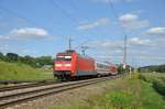 101 123 ist mit dem PBZ 2460 in Richtung Stuttgart auf der Filsbahn unterwegs.Bild entstand bei Ebersbach an der Fils am 11.8.2012