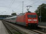 101 099 schob,am 24.August 2012,den IC 2212 Koblenz-Binz aus Bergen/Rgen.