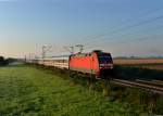 101 053 mit IC 2024 von Passau Hbf nach Hamburg Altona am 20.09.2012 unterwegs bei Plattling.